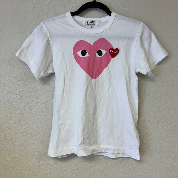 Comme Des Garcobs PLAY Red Heart Tee In White Size Medium - Picture 2 of 7